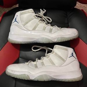 Jordan 11 Legend Blue